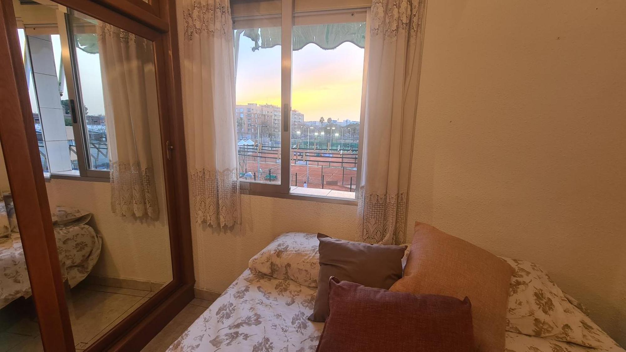 Rooms On Malvarrosa Beach Валенсия Стая снимка